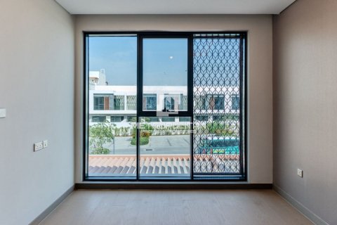 4 bedrooms Townhouse in Hoa Cuong Nam, Vietnam No. 94540 4