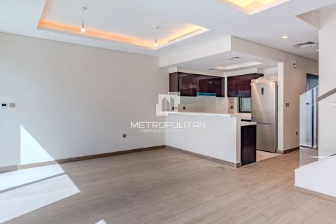 4 bedrooms Townhouse in Hoa Cuong Nam, Vietnam No. 94540 2