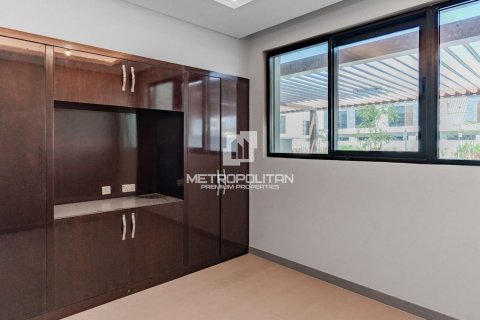 4 bedrooms Townhouse in Hoa Cuong Nam, Vietnam No. 94540 10