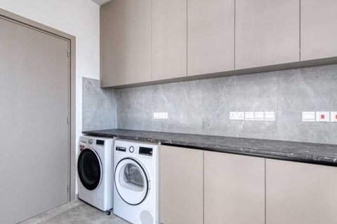 5 bedrooms House in Aradippou, Cyprus No. 101200 4