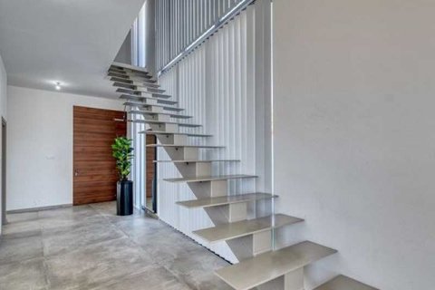 5 bedrooms House in Aradippou, Cyprus No. 101200 3