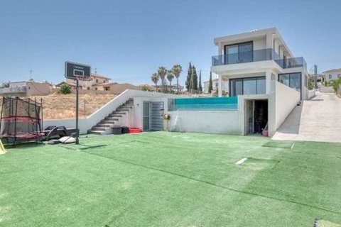 5 bedrooms House in Aradippou, Cyprus No. 101200 5