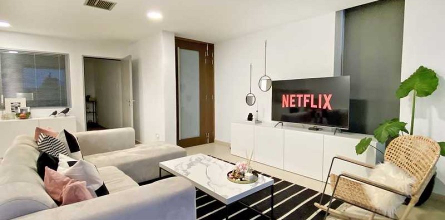 5 bedrooms Villa in Limassol, Cyprus No. 78950