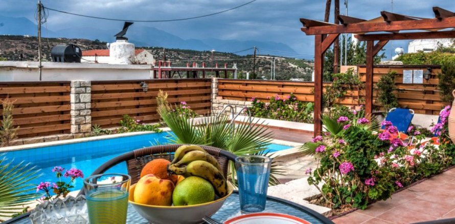 2 bedrooms House in Heraklion, Greece No. 77830