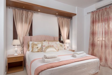 2 bedrooms House in Heraklion, Greece No. 77830 11