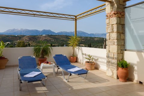 2 bedrooms House in Heraklion, Greece No. 77830 16