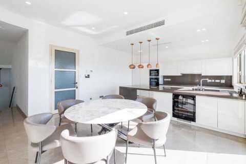 5 dormitorios Villa en Germasogeia, Cyprus No. 100790 8