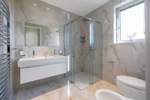 5 dormitorios Villa en Germasogeia, Cyprus No. 100790 13