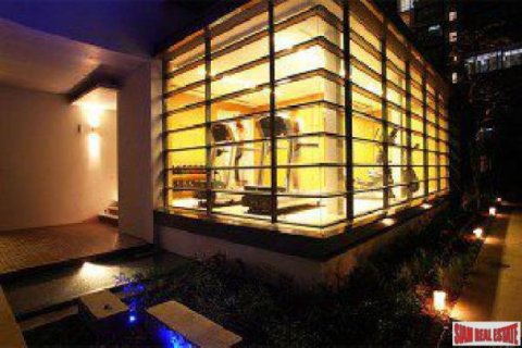 4 bedrooms Apartment in Bangkok, Thailand No. 96287 5