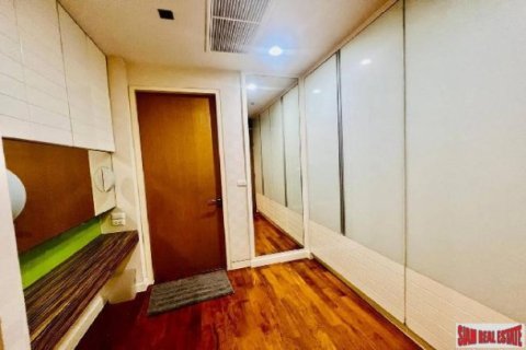 4 bedrooms Apartment in Bangkok, Thailand No. 96287 23