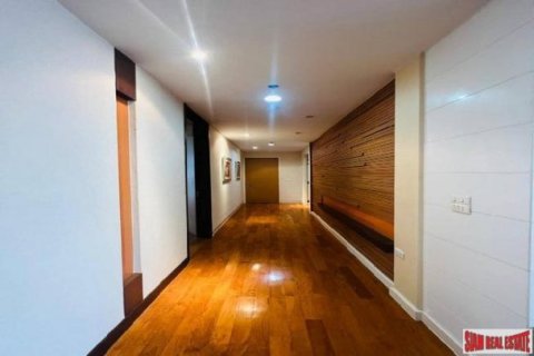 4 bedrooms Apartment in Bangkok, Thailand No. 96287 17