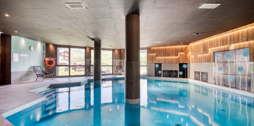 4 bedrooms Apartment in Les Belleville, France No. 100011