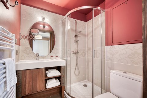 4 bedrooms Apartment in Les Belleville, France No. 100011 13