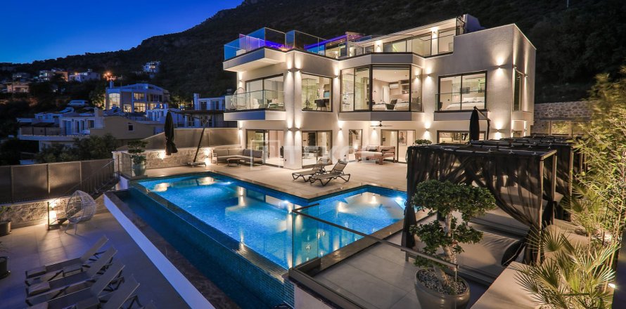 4 dormitorios Villa en Kas, Turkey No. 124004