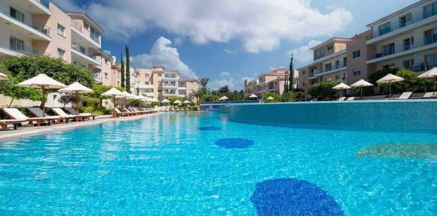 3 bedrooms Penthouse in Paphos, Cyprus No. 32904