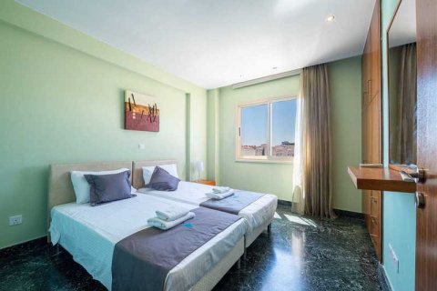 3 bedrooms Penthouse in Paphos, Cyprus No. 32904 14