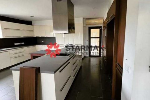 5 bedrooms House in Nisou, Cyprus No. 82662 1