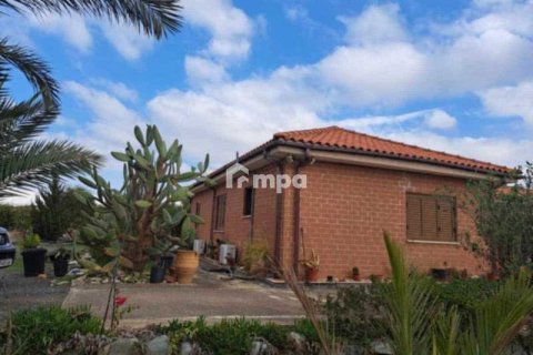 3 bedrooms House in Agioi Trimithias, Cyprus No. 78625 3