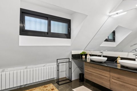 5 bedrooms Villa in Giao Chau, Vietnam No. 85949 30