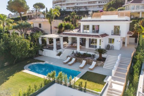 5 bedrooms Villa in Marbella, Spain No. 111925