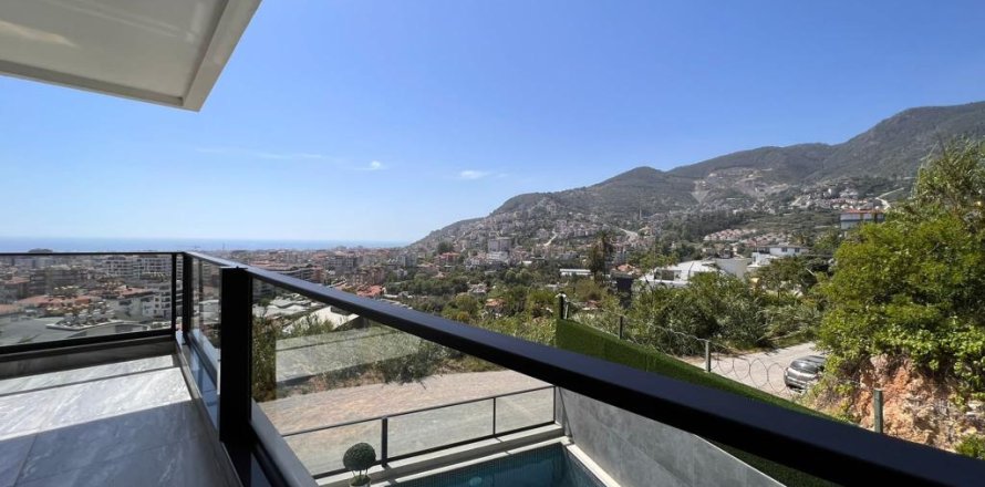 4 bedrooms Apartment in Alanya, Turkey No. 15861