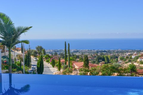 3 bedrooms Villa in Paphos, Cyprus No. 37990 1