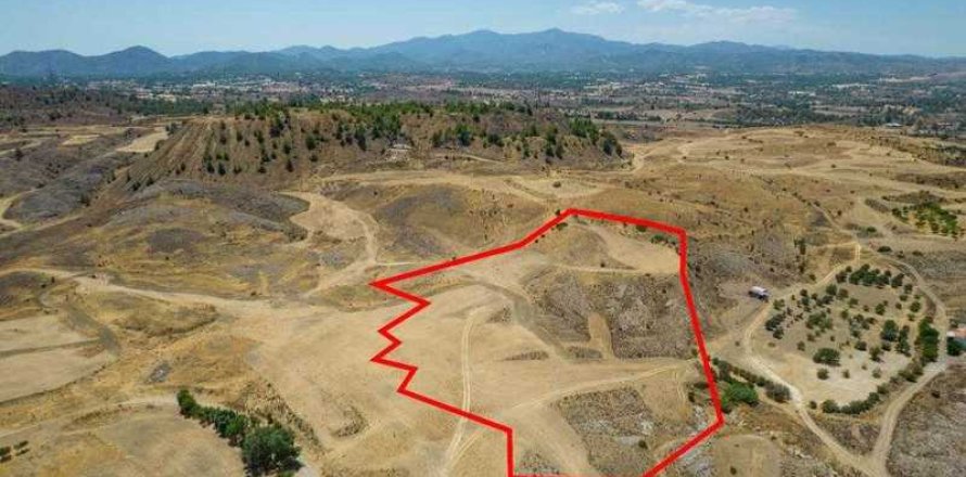 25419m² Land en Agia Varvara, Cyprus No. 35462