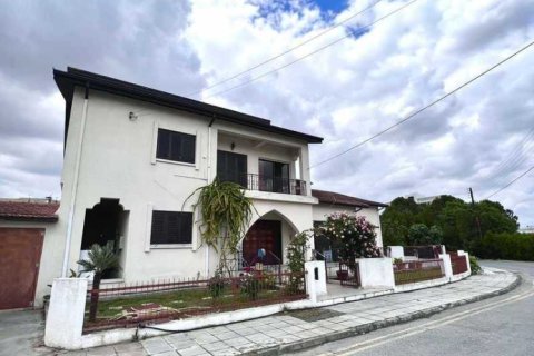 4 dormitorios House en Strovolos, Cyprus No. 31652 1