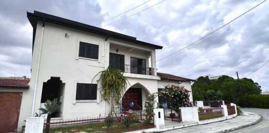 4 dormitorios House en Strovolos, Cyprus No. 31652