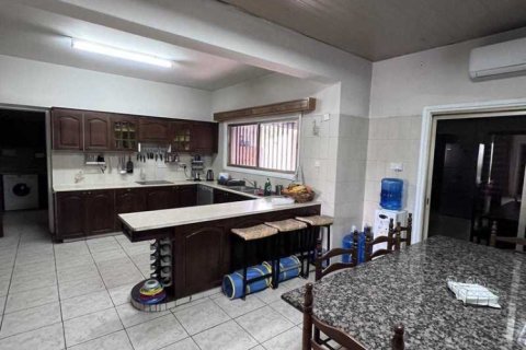 4 dormitorios House en Strovolos, Cyprus No. 31652 8