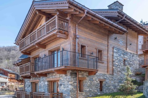 5 chambres House à Les Allues, France No. 100135 2