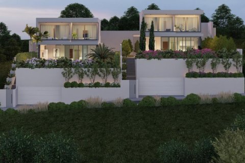 4 bedrooms Villa in Paphos, Cyprus No. 81225 1
