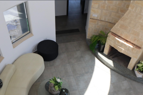 5 bedrooms House in Agios Athanasios, Cyprus No. 75688 4