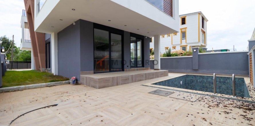 4 dormitorios Villa en Antalya, Turkey No. 116247