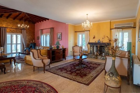 5 bedrooms Villa in Limassol, Cyprus No. 37490 7