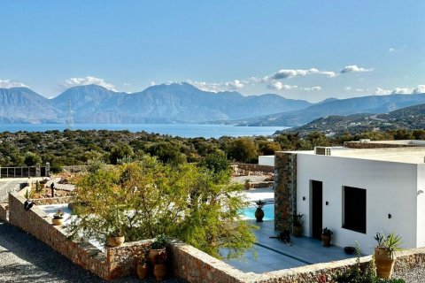 Вилла с 3 спальнями в Айос-Николаос, Греция №108819 1