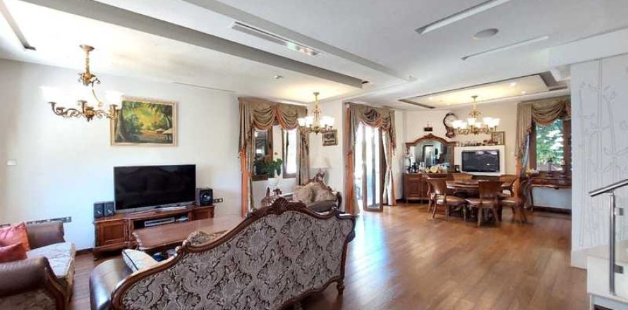 4 bedrooms House in Palodeia, Cyprus No. 78021