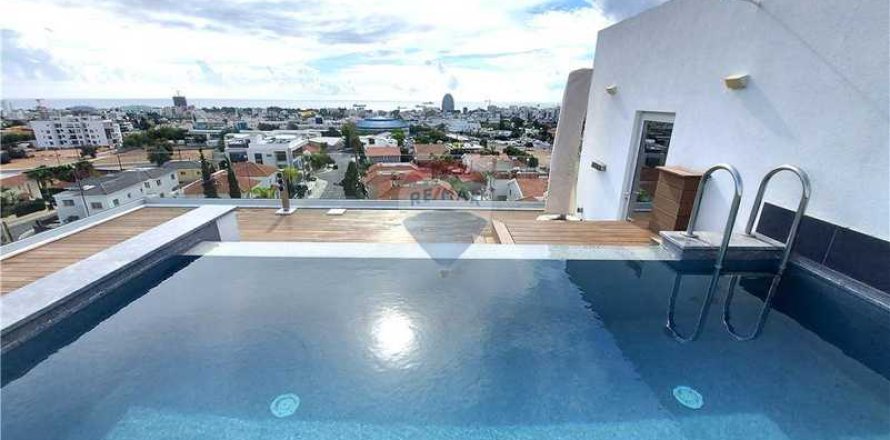 2 bedrooms Penthouse in Agios Athanasios, Cyprus No. 79131