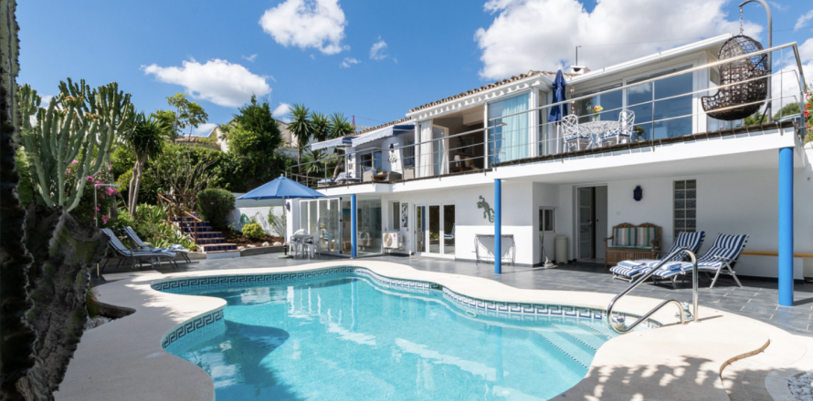 3 dormitorios Villa en Estepona, Spain No. 83887