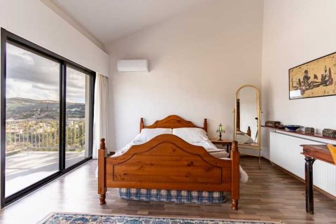 7 bedrooms House in Germasogeia, Cyprus No. 74502 4