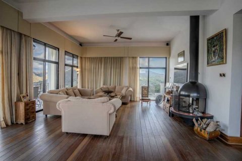 7 bedrooms House in Germasogeia, Cyprus No. 74502 5