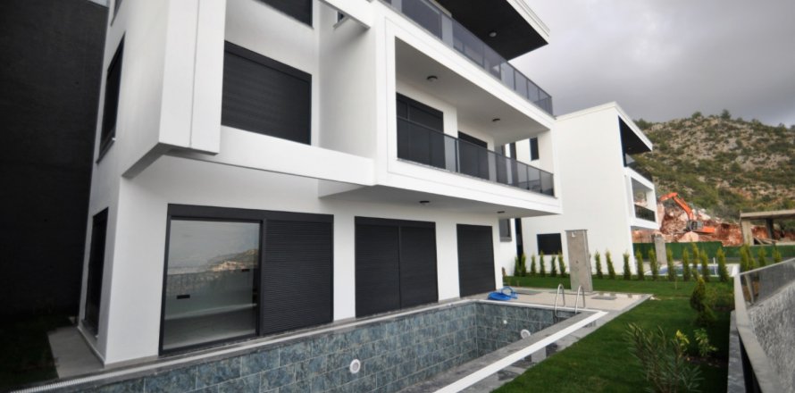 5 bedrooms Villa in Alanya, Turkey No. 113984