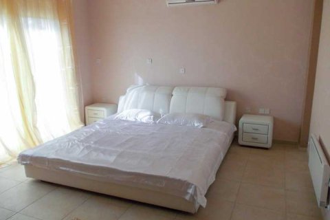 3 bedrooms Villa in Germasogeia, Cyprus No. 39501 11