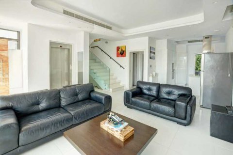 5 bedrooms House in Protaras, Cyprus No. 73045 3