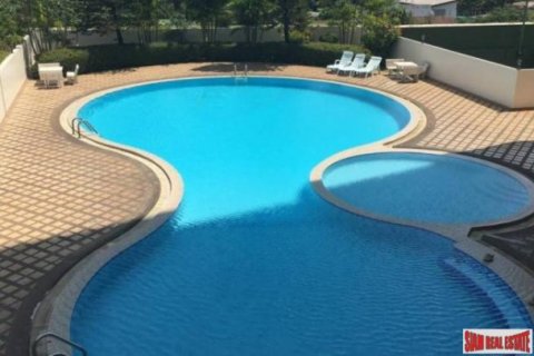 5 bedrooms Apartment in Bangkok, Thailand No. 98125 8