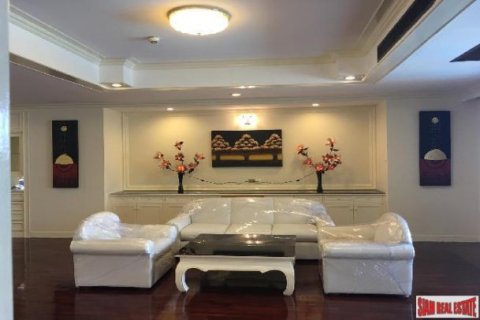5 bedrooms Apartment in Bangkok, Thailand No. 98125 13