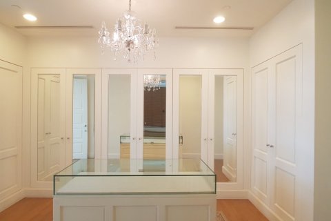 4 bedrooms Apartment in Bangkok, Thailand No. 97261 11