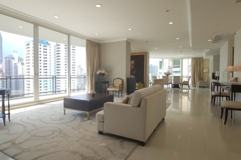 4 bedrooms Apartment in Bangkok, Thailand No. 97261 15