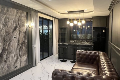 5 bedrooms House in Chiang Mai, Thailand No. 98163 1