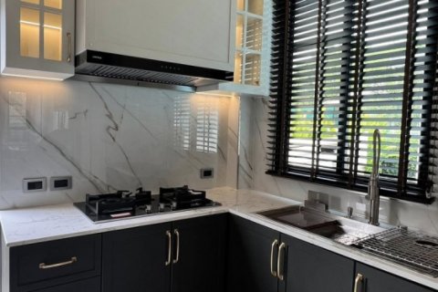 5 bedrooms House in Chiang Mai, Thailand No. 98163 4